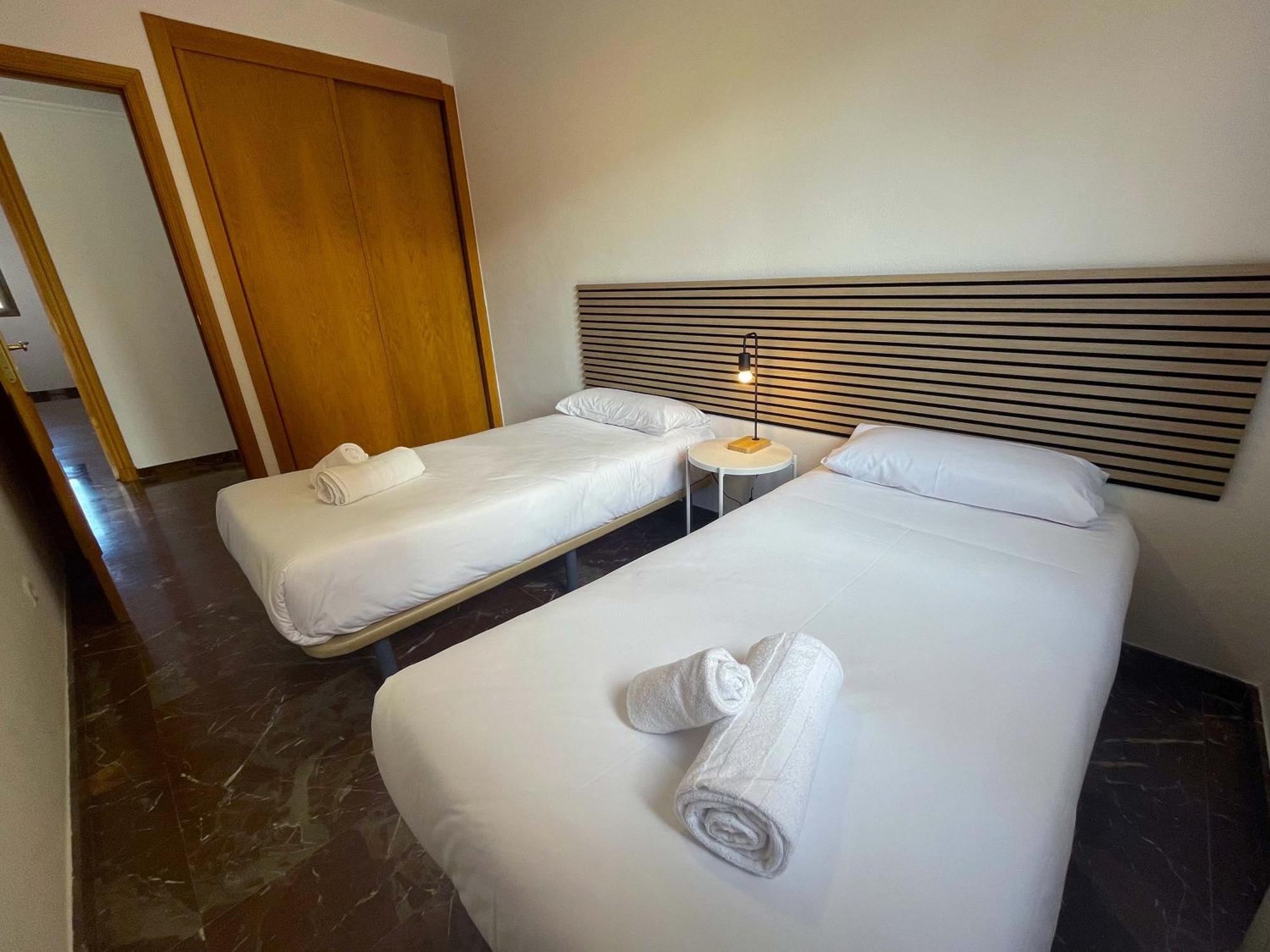 Apartamentos El Pilar Suites 3000 サラゴサ エクステリア 写真