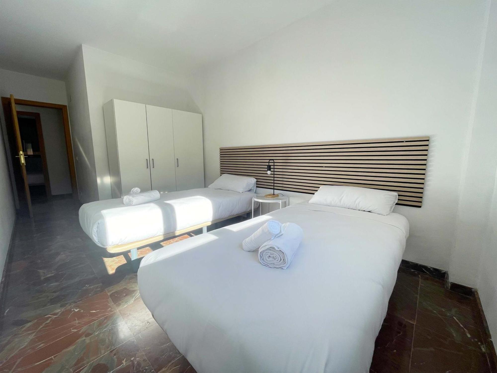 Apartamentos El Pilar Suites 3000 サラゴサ エクステリア 写真